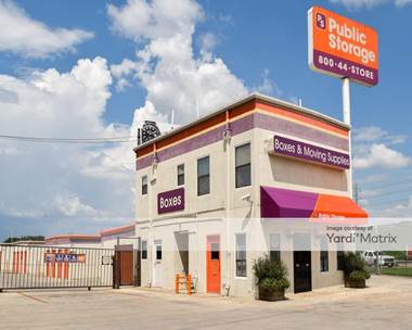 Storage Units for Rent available at 555 West Sunset Road, San Antonio, TX 78216