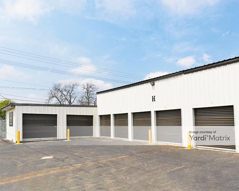 Source URL: https://cdnsc.rentcafe.com/dmslivecafe/3/1068358/1068358-1-5.jpg?width=-1&height=385&quality=80