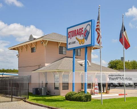 Source URL: https://cdnsc.rentcafe.com/dmslivecafe/3/1068381/1068381-1-4.jpg?width=-1&height=385&quality=80