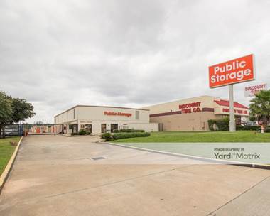 Storage Units for Rent available at 1450 I 45 South, Conroe, TX 77304