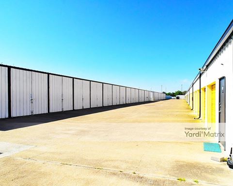 Source URL: https://cdnsc.rentcafe.com/dmslivecafe/3/1068431/1068431-1-3.jpg?width=-1&height=385&quality=80