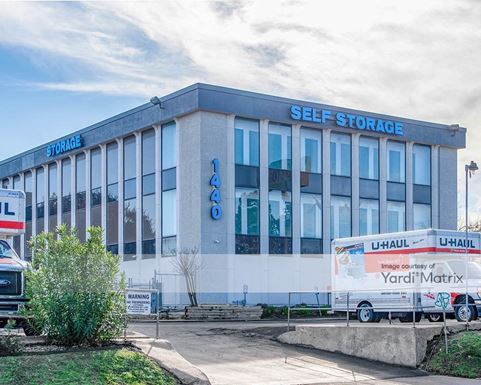 Source URL: https://cdnsc.rentcafe.com/dmslivecafe/3/1068450/1068450-1-2.jpg?width=-1&height=385&quality=80