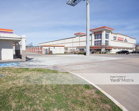 Source URL: https://cdnsc.rentcafe.com/dmslivecafe/3/1068452/1068452-1-5.jpg?width=-1&height=385&quality=80