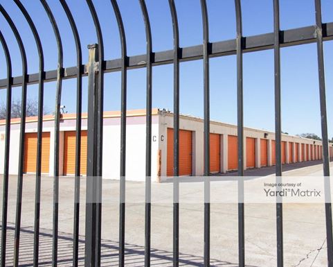 Source URL: https://cdnsc.rentcafe.com/dmslivecafe/3/1068453/1068453-1-5.jpg?width=-1&height=385&quality=80