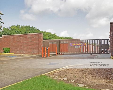 Source URL: https://cdnsc.rentcafe.com/dmslivecafe/3/1068459/1068459-1-3.jpg?width=-1&height=385&quality=80