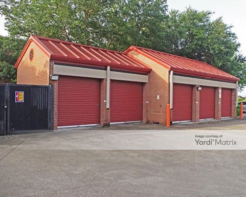 Source URL: https://cdnsc.rentcafe.com/dmslivecafe/3/1068467/1068467-1-5.jpg?width=-1&height=385&quality=80