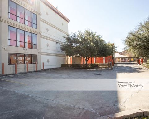 Source URL: https://cdnsc.rentcafe.com/dmslivecafe/3/1068468/1068468-1-5.jpg?width=-1&height=385&quality=80