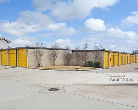 Source URL: https://cdnsc.rentcafe.com/dmslivecafe/3/1068470/1068470-1-4.jpg?width=-1&height=385&quality=80