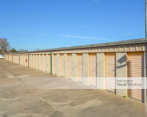 Source URL: https://cdnsc.rentcafe.com/dmslivecafe/3/1068471/1068471-1-2.jpg?width=-1&height=385&quality=80