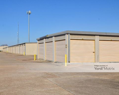 Source URL: https://cdnsc.rentcafe.com/dmslivecafe/3/1068475/1068475-1-5.jpg?width=-1&height=385&quality=80