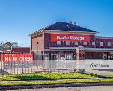 Storage Units for Rent available at 10430 South Kirkwood Road, Houston, TX 77099