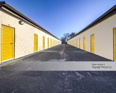 Source URL: https://cdnsc.rentcafe.com/dmslivecafe/3/1068527/1068527-1-5.jpg?width=-1&height=385&quality=80