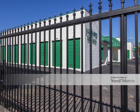 Source URL: https://cdnsc.rentcafe.com/dmslivecafe/3/1068529/1068529-1-4.jpg?width=-1&height=385&quality=80