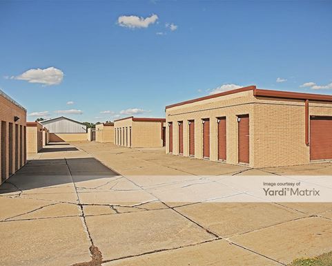 Source URL: https://cdnsc.rentcafe.com/dmslivecafe/3/1068579/1068579-1-5.jpg?width=-1&height=385&quality=80