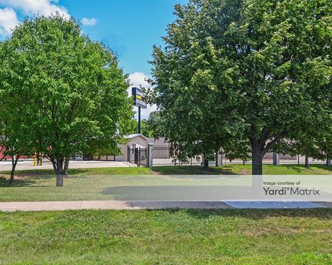 Source URL: https://cdnsc.rentcafe.com/dmslivecafe/3/1068585/1068585-1-4.jpg?width=-1&height=385&quality=80