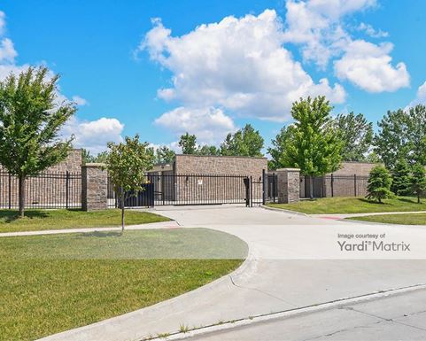 Source URL: https://cdnsc.rentcafe.com/dmslivecafe/3/1068586/1068586-1-4.jpg?width=-1&height=385&quality=80