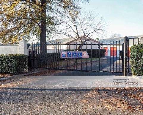 Source URL: https://cdnsc.rentcafe.com/dmslivecafe/3/1068641/1068641-1-4.jpg?width=-1&height=385&quality=80