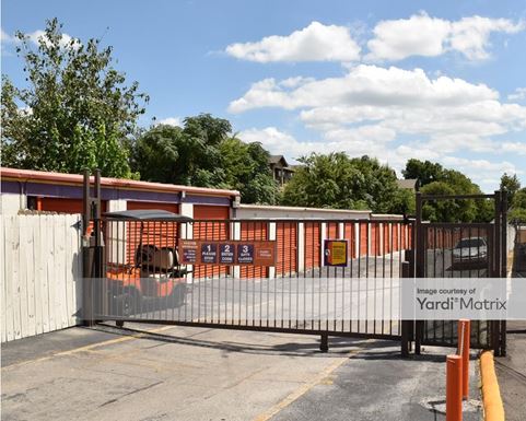 Source URL: https://cdnsc.rentcafe.com/dmslivecafe/3/1068668/1068668-1-2.jpg?width=-1&height=385&quality=80