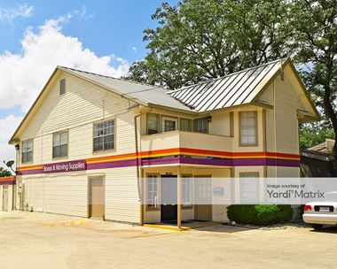 Storage Units for Rent available at 9529 Fredericksburg Road, San Antonio, TX 78240