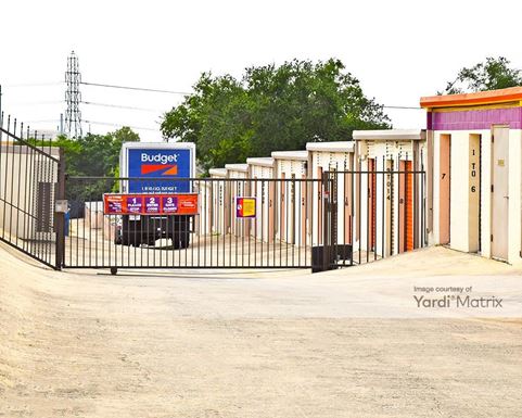 Source URL: https://cdnsc.rentcafe.com/dmslivecafe/3/1068669/1068669-1-2.jpg?width=-1&height=385&quality=80