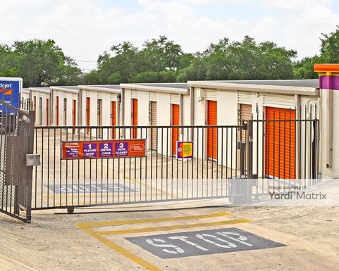 Source URL: https://cdnsc.rentcafe.com/dmslivecafe/3/1068669/1068669-1-4.jpg?width=-1&height=385&quality=80