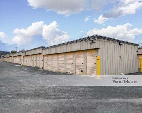 Source URL: https://cdnsc.rentcafe.com/dmslivecafe/3/1068676/1068676-1-3.jpg?width=-1&height=385&quality=80