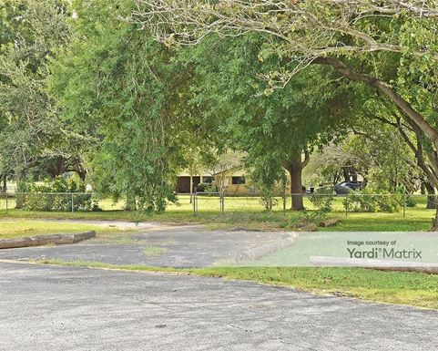 Source URL: https://cdnsc.rentcafe.com/dmslivecafe/3/1068678/1068678-1-3.jpg?width=-1&height=385&quality=80