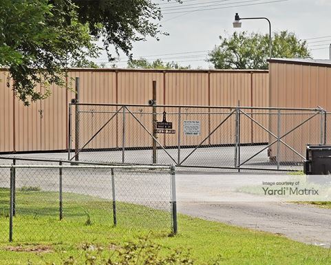 Source URL: https://cdnsc.rentcafe.com/dmslivecafe/3/1068678/1068678-1-4.jpg?width=-1&height=385&quality=80