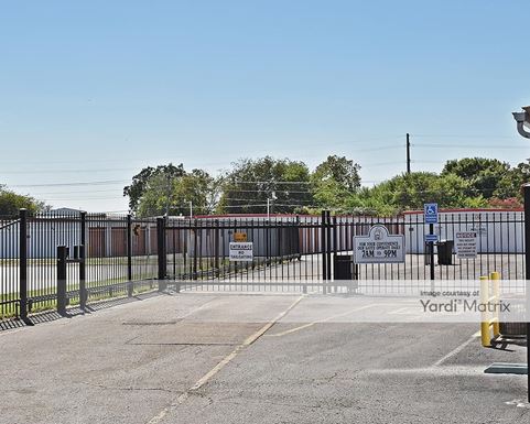 Source URL: https://cdnsc.rentcafe.com/dmslivecafe/3/1068688/1068688-1-4.jpg?width=-1&height=385&quality=80