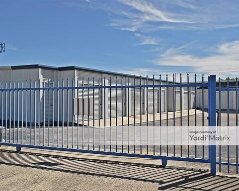 Source URL: https://cdnsc.rentcafe.com/dmslivecafe/3/1068695/1068695-1-4.jpg?width=-1&height=385&quality=80