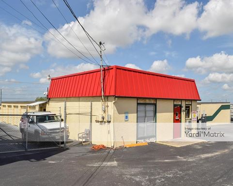 Source URL: https://cdnsc.rentcafe.com/dmslivecafe/3/1068698/1068698-1-5.jpg?width=-1&height=385&quality=80