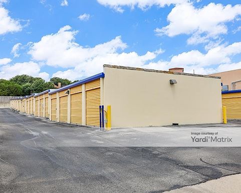 Source URL: https://cdnsc.rentcafe.com/dmslivecafe/3/1068702/1068702-1-3.jpg?width=-1&height=385&quality=80