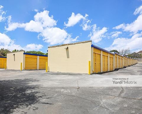 Source URL: https://cdnsc.rentcafe.com/dmslivecafe/3/1068702/1068702-1-4.jpg?width=-1&height=385&quality=80