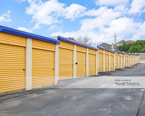 Source URL: https://cdnsc.rentcafe.com/dmslivecafe/3/1068702/1068702-1-5.jpg?width=-1&height=385&quality=80