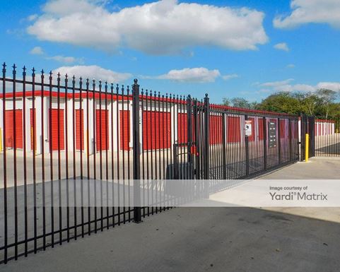 Source URL: https://cdnsc.rentcafe.com/dmslivecafe/3/1068706/1068706-1-4.jpg?width=-1&height=385&quality=80