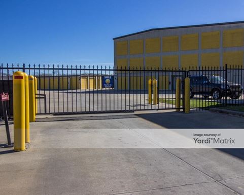 Source URL: https://cdnsc.rentcafe.com/dmslivecafe/3/1068718/1068718-1-4.jpg?width=-1&height=385&quality=80