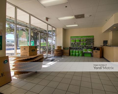 Source URL: https://cdnsc.rentcafe.com/dmslivecafe/3/1068738/1068738-1-4.jpg?width=-1&height=385&quality=80