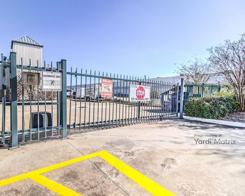 Source URL: https://cdnsc.rentcafe.com/dmslivecafe/3/1068745/1068745-1-4.jpg?width=-1&height=385&quality=80