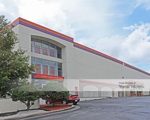 Largo, FL, Self-Storage Near 199 Missouri Ave N