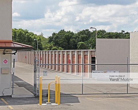 Source URL: https://cdnsc.rentcafe.com/dmslivecafe/3/1068773/1068773-1-4.jpg?width=-1&height=385&quality=80