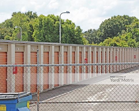 Source URL: https://cdnsc.rentcafe.com/dmslivecafe/3/1068773/1068773-1-5.jpg?width=-1&height=385&quality=80