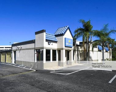 Storage Units for Rent available at 1159 94th Avenue North, Saint Petersburg, FL 33702