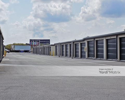 Source URL: https://cdnsc.rentcafe.com/dmslivecafe/3/1068805/1068805-1-4.jpg?width=-1&height=385&quality=80