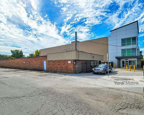 Source URL: https://cdnsc.rentcafe.com/dmslivecafe/3/1068967/1068967-1-4.jpg?width=-1&height=385&quality=80