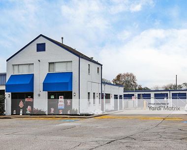 Storage Units for Rent available at 12220 Beechnut, Houston, TX 77072