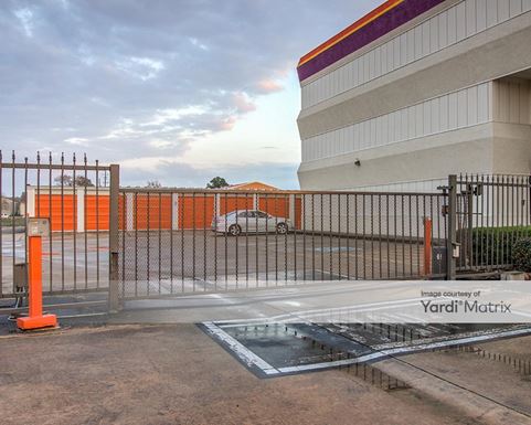 Source URL: https://cdnsc.rentcafe.com/dmslivecafe/3/1069122/1069122-1-5.jpg?width=-1&height=385&quality=80