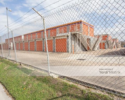 Source URL: https://cdnsc.rentcafe.com/dmslivecafe/3/1069126/1069126-1-5.jpg?width=-1&height=385&quality=80