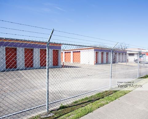 Source URL: https://cdnsc.rentcafe.com/dmslivecafe/3/1069180/1069180-1-5.jpg?width=-1&height=385&quality=80