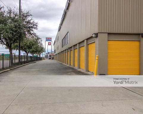 Source URL: https://cdnsc.rentcafe.com/dmslivecafe/3/1069200/1069200-1-3.jpg?width=-1&height=385&quality=80