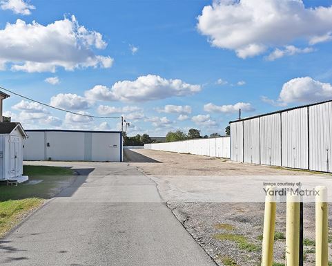 Source URL: https://cdnsc.rentcafe.com/dmslivecafe/3/1069350/1069350-1-4.jpg?width=-1&height=385&quality=80